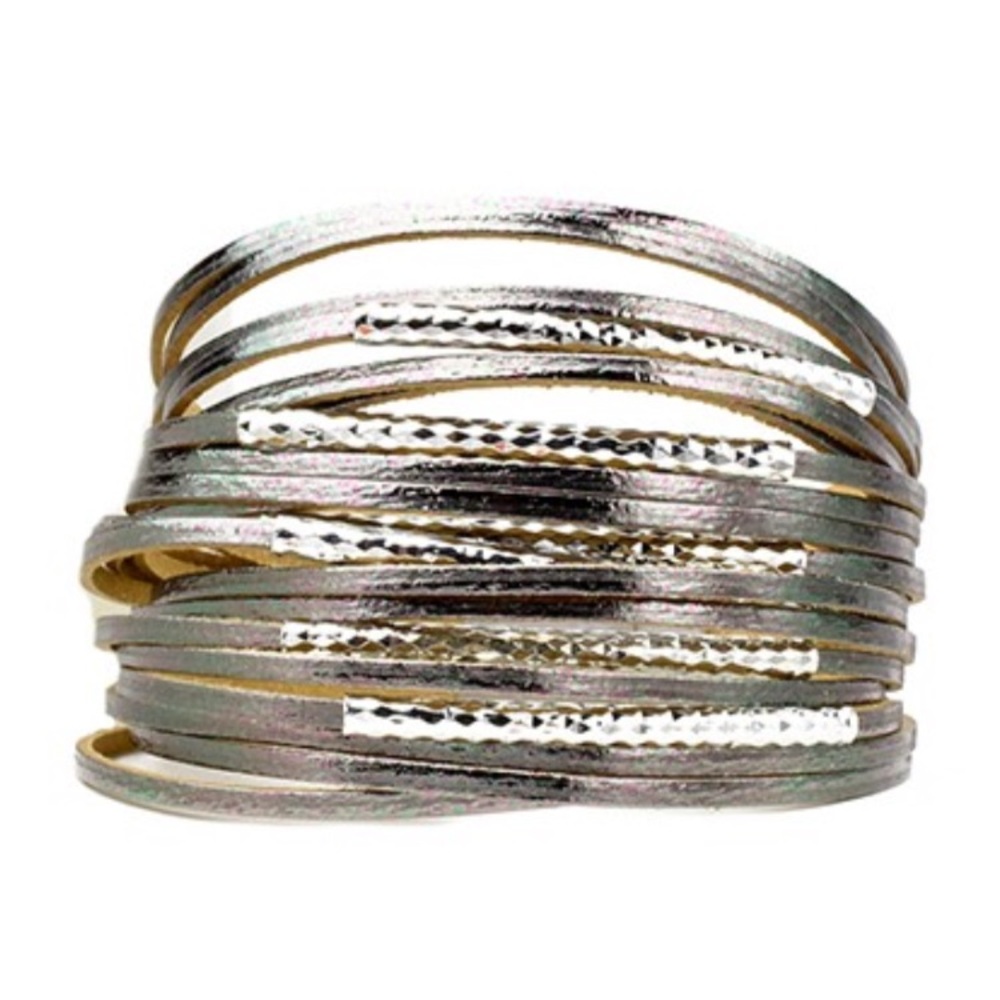 Multi-stand leather Bracelet 🍸👗